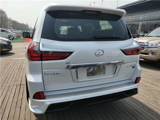 2019款雷克薩斯LX570巔峰限量版 矩陣大燈與經濟信息咨詢的跨界解讀